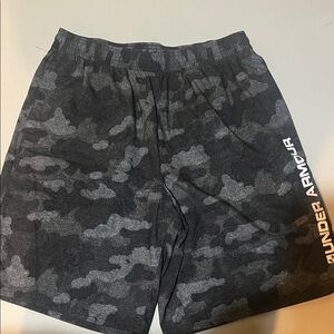 Under Armour Men's Black Camo Athletic Shorts